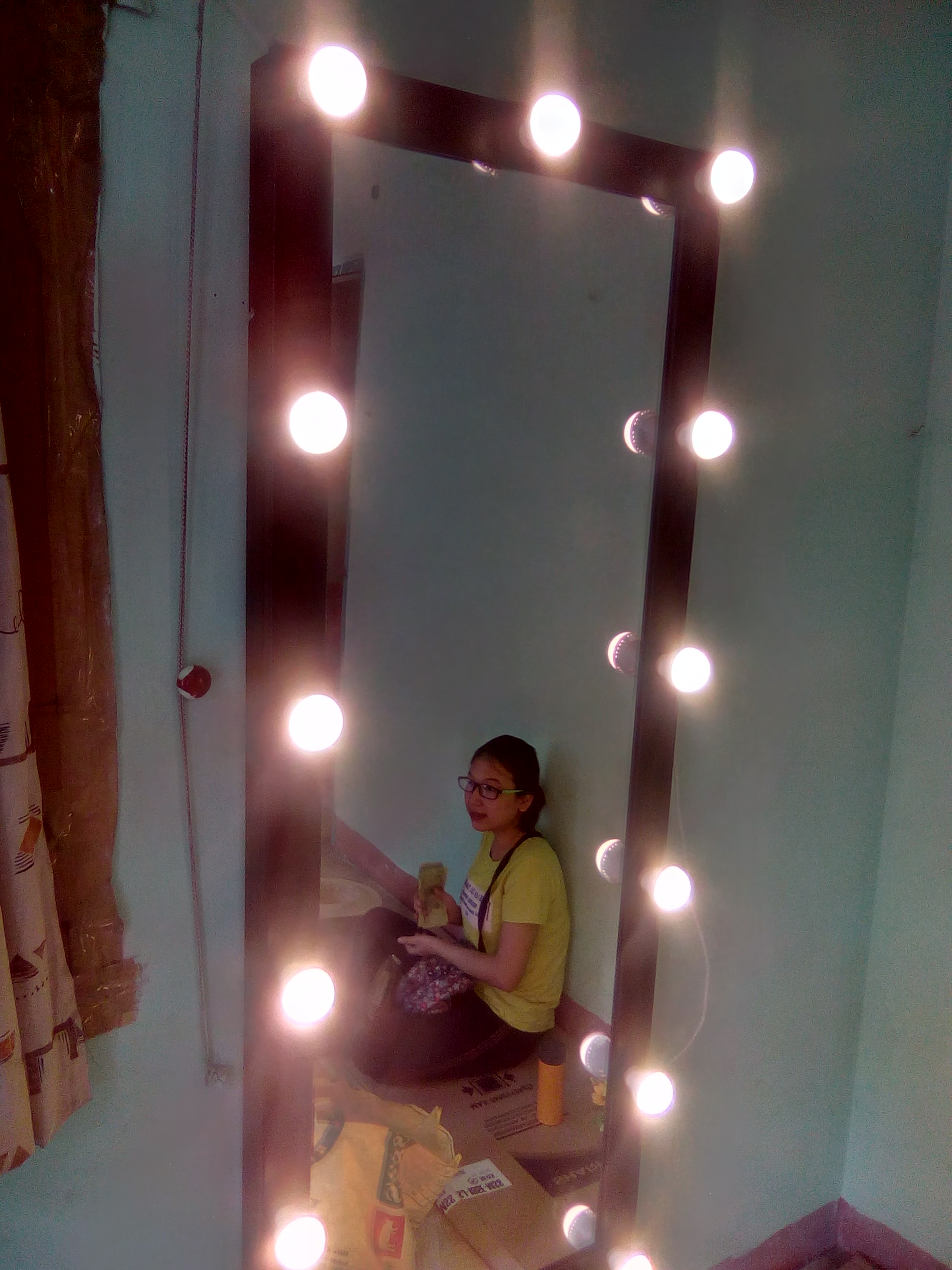 khung gương đèn led dung cho shop